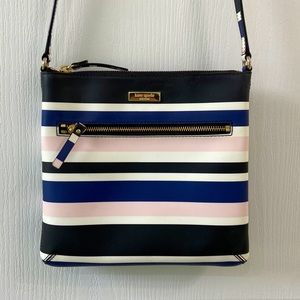 Beautiful KATE SPADE crossbody bag.